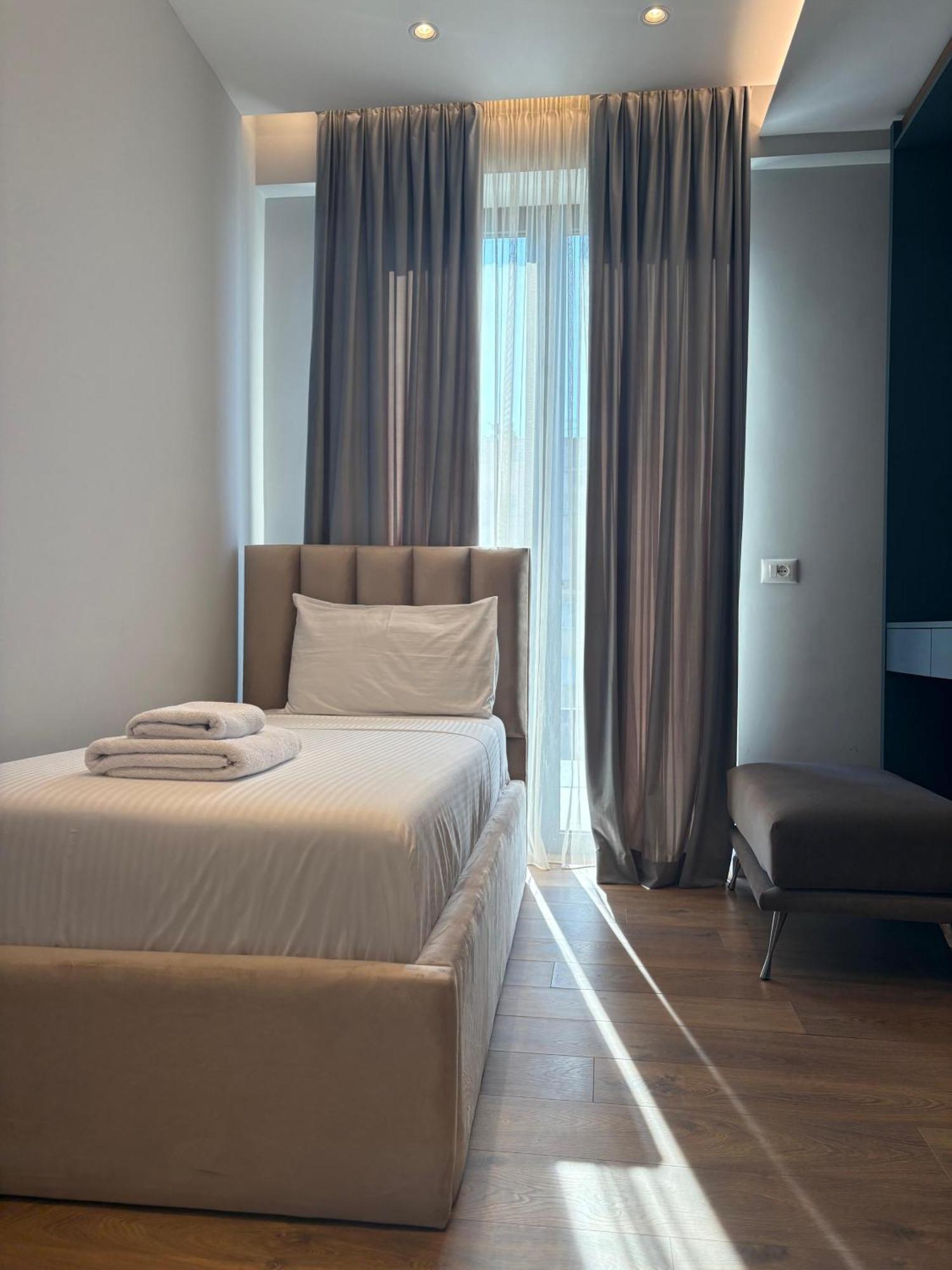 Blue Boutique 1 Тирана